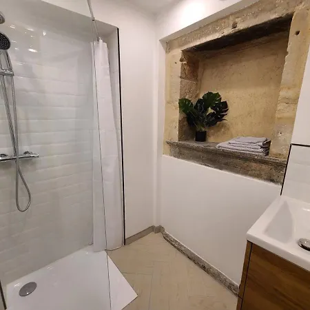 Au Centre-ville D'epinal, Parfait Pour 2 Avec Commodites Incluses - Fr-1-589-468 * Épinal